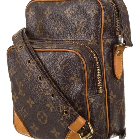 Authentic Louis Vuitton Used Camera bag No rips - Picture 2 of 9